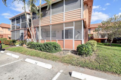 497 Saxony K, Delray Beach FL  33446-1012 exterior