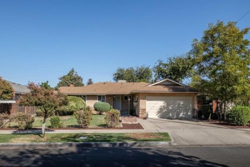 3718 Rowell Ave, Fresno, CA 93726-6107