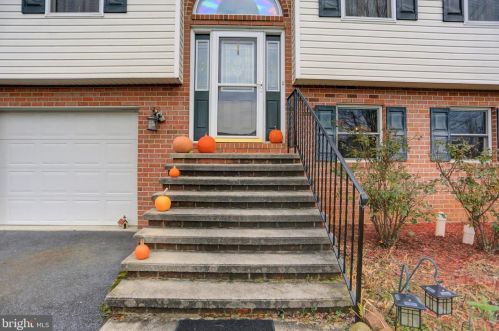 209 Grove Dr, Lees Cross Roads, PA 17257-8860