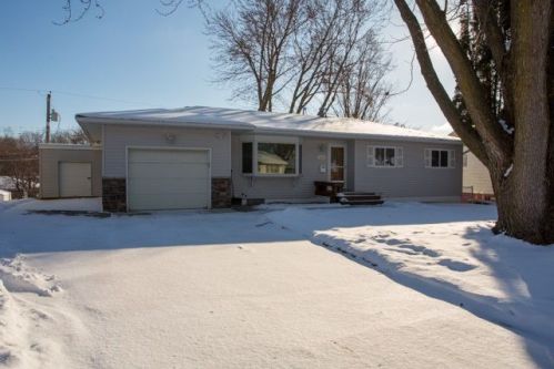 2549 Manor St, Waterloo, IA 50702-5132