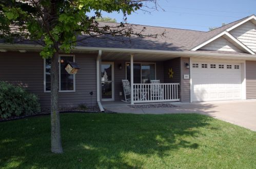 303 Grant St, Holmen, WI 54636-8614