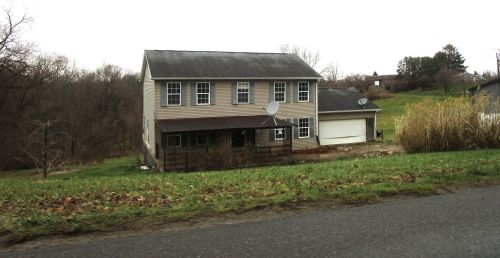 3515 Ridge Rd, Zanesville, OH 43701-8155