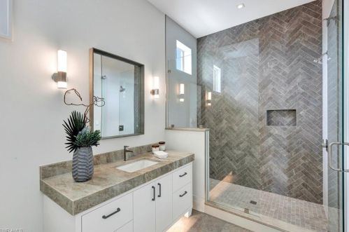 3401 Crayton Rd, Naples FL 34103-3515 exterior