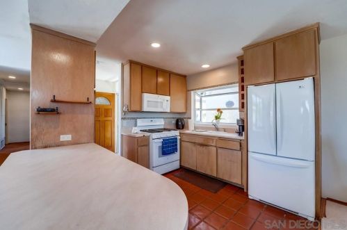 1690 Gustavo St, El Cajon CA 92019-3408 exterior