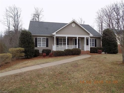 135 Honeyridge Ct, Lewisville, NC 27023-8334