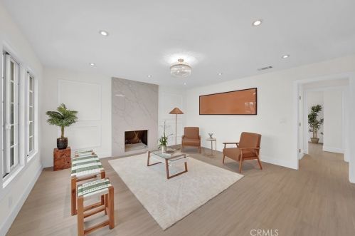 10071 Cliff Dr, Huntington Beach CA  92646-6604 exterior