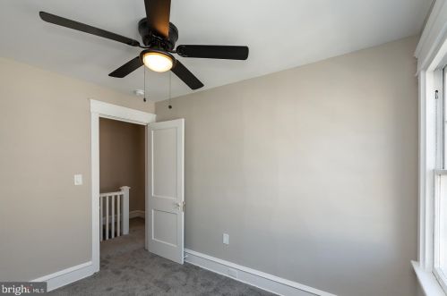 17 Ridgeway Ave, Manor PA  19036-1923 exterior