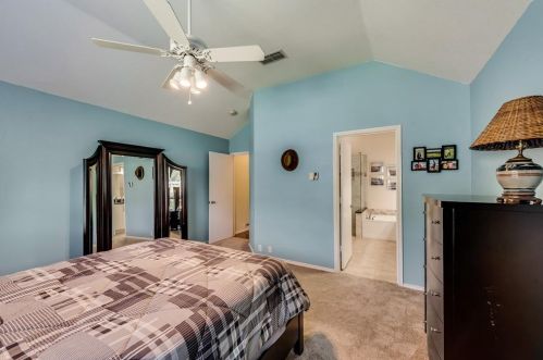 1704 Kingston Ln, Lewisville TX  75028-7307 exterior