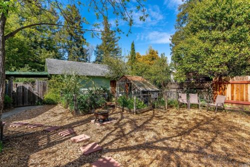 753 Oak St, Ukiah CA  95482-3901 exterior