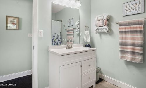 818 Paul Dr, Beaufort SC  29902-6626 exterior