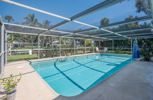 547 Causeway Blvd, Vero Beach, FL 32963-2227