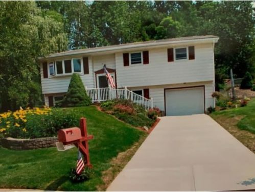 2462 Stephanie Ln, Binghamton, NY 13903-2728