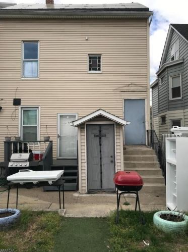 1043 Madison Ave, Paterson, NJ 07501-3637