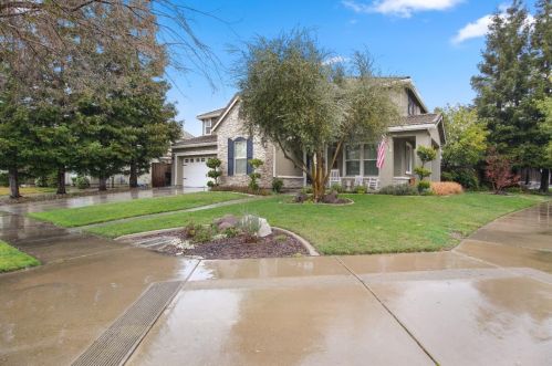 1806 Pack Saddle St, Valley Home, CA 95361-8254