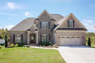1879 Grove Pines Ct, Kernersville, NC 27284-7269