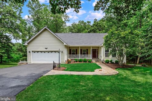 56 Coakley Ln, Fredericksburg, VA 22406-5323