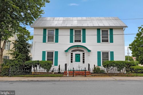 155 Washington St, Strasburg, VA 22657-2155
