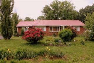 16 Virginia Ter, Clarksville, TN 37042-4018