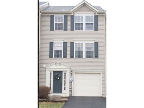 7831 Red Hawk Ct, Breinigsville, PA 18031-1660