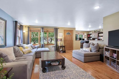 2933 Sunray Ln, Green Bay, WI 54313-7171