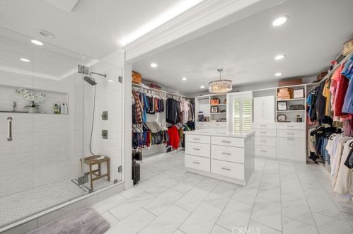 360 Paxton Ct, Upland CA 91784-1373 exterior