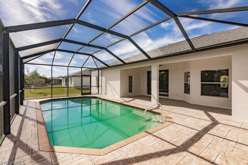 1823 6th Ave, Cape Coral FL  33909-9216 exterior