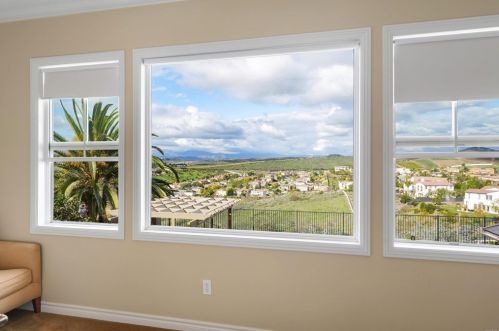 1050 Straightaway Ct, Oceanside CA  92057-1949 exterior