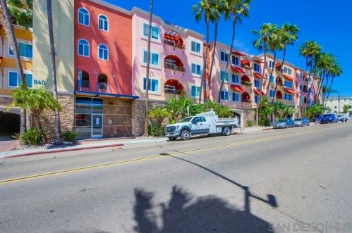 840 Turquoise St, San Diego, CA 92109-1128