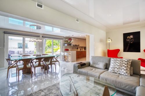 235 6th St, Dania Beach FL  33004-4147 exterior