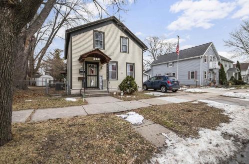 1207 Cherry St, Green Bay, WI 54301-4331