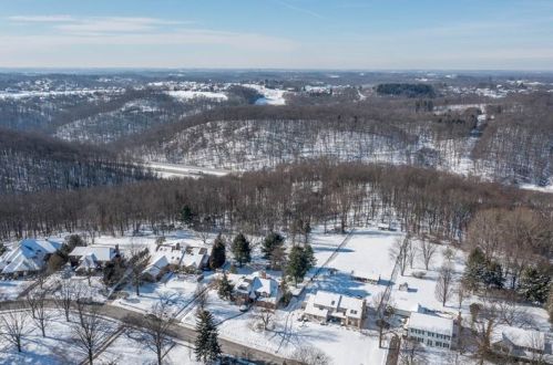 1714 Sturbridge Dr, Sewickley, PA 15143-8515