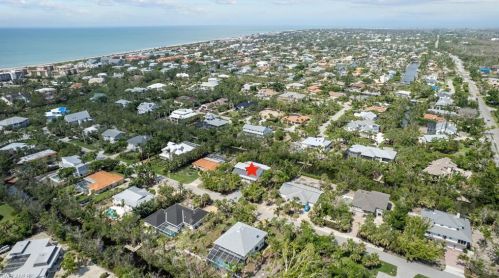 1077 Yachtsman Dr, Sanibel, FL 33957-5012
