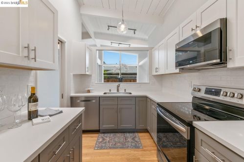 1890 Eloise Ave, Concord CA  94523-2102 exterior