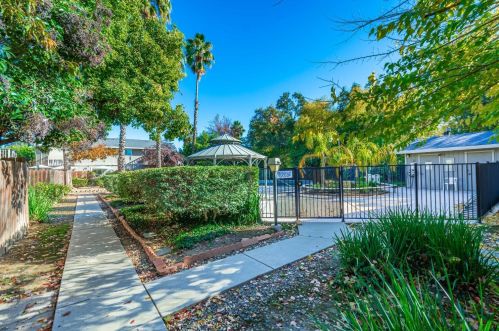 7434 Ranch Ave, Citrus Heights CA  95610-7462 exterior