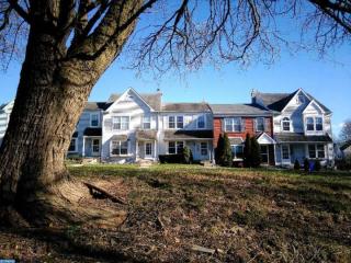 606 Greentree Ln, Norristown, PA 19403-5109