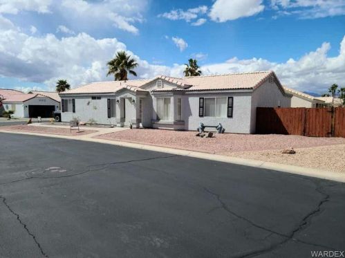 2287 Parkside Dr, Mohave Valley, AZ 86440-8909