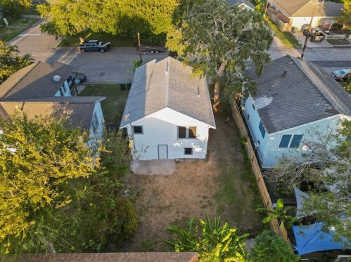 1805 54 St, Galveston TX 77551-5122 exterior