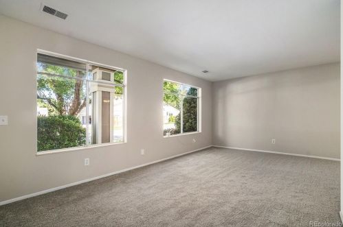 4554 Hannibal St, Denver CO 80239-5609 exterior