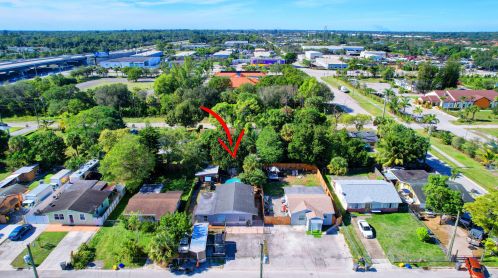 209 3 St, West Palm Beach FL  33403-3418 exterior