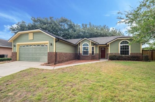 1527 Country Ct, Apopka, FL 32703-5035