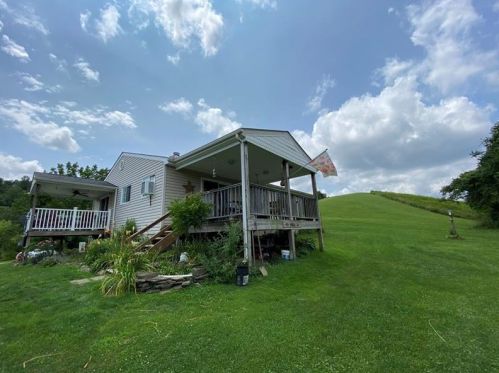 334 Lough Rd, Wind Ridge, PA 15380-1348