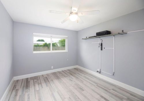 500 Captains Rd, West Palm Beach FL  33408-4810 exterior