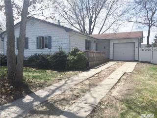 85 Mary Ave, Hauppauge, NY 11779-5760