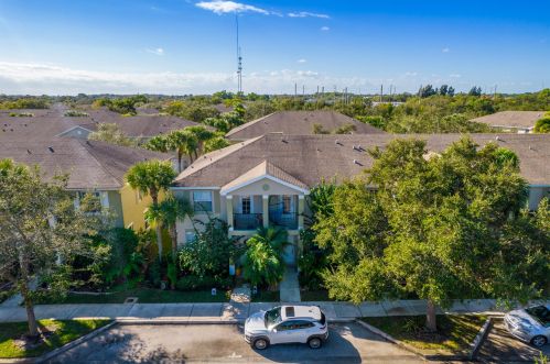 2120 Eatonville Dr, Fort Pierce, FL 34952-8004