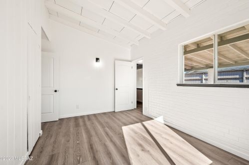 905 Prince Rd, Tucson AZ 85705-3025 exterior