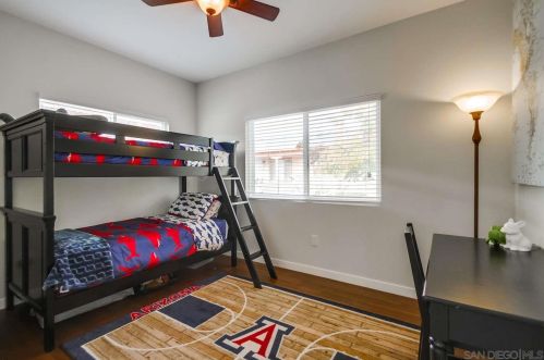 1760 La Playa Ave, San Diego CA 92109-6526 exterior