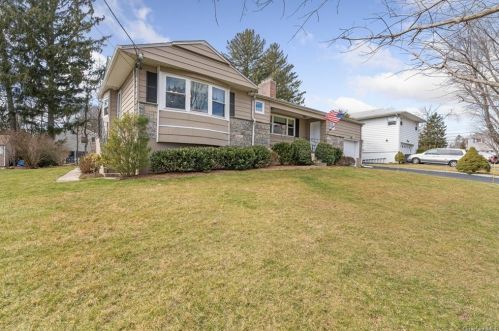 3 Cloverwood Rd, White Plains, NY 10605-4903