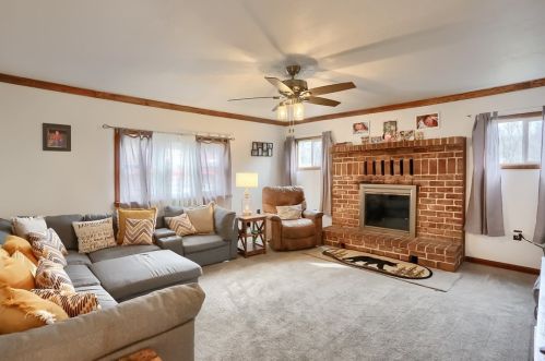 1923 Martin Rd, New Castle, PA 16101-7817