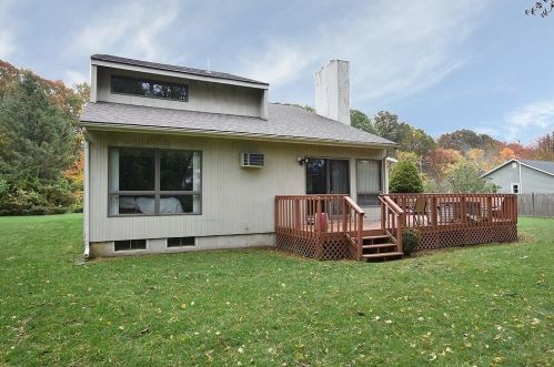 1345 Lafayette Rd, North Kingstown, RI 02852-6427