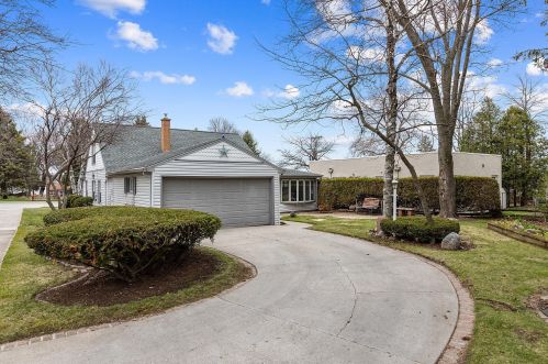 1015 Dewey St, Manitowoc, WI 54220-6536